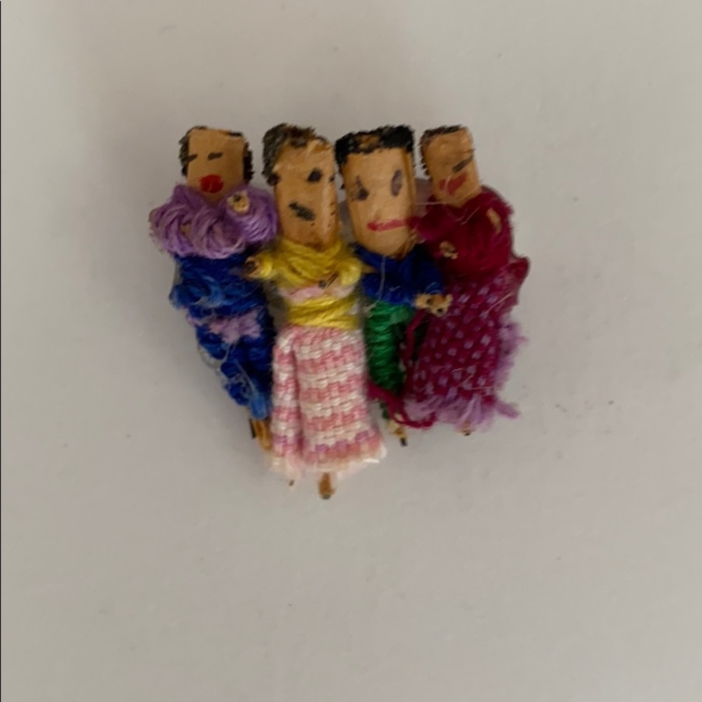 👨‍👩‍👧‍👦 Handmade family pin